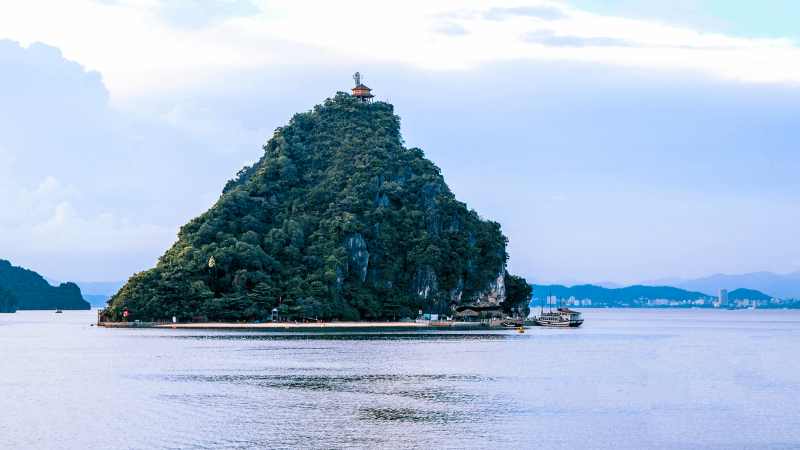 Catherine Cruise Halong Bay — 3