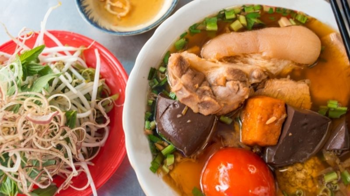 Da Nang Food Tour by Motorbike