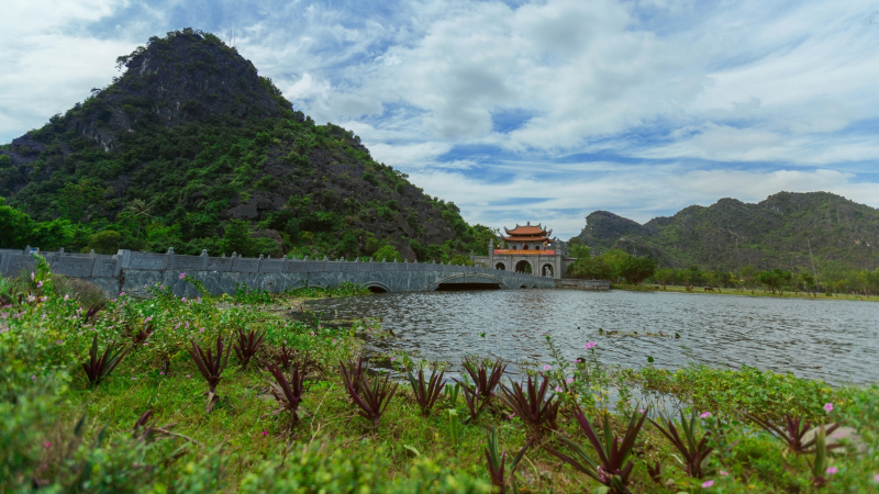 Epic Vietnam: North to South Small Group — 4