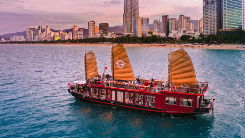 Nha Trang Bay Sunset Cocktail & Dinner Cruise — 1