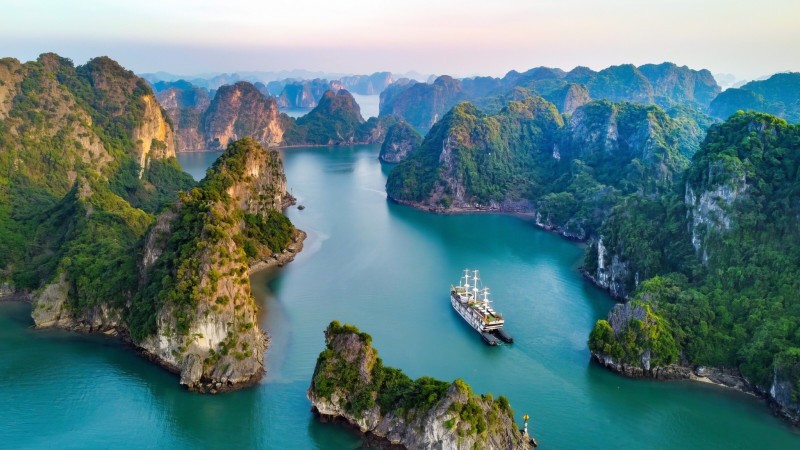 North Vietnam at A Glance: Sapa & Halong — 1