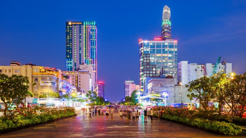Saigon Night Life & Food Tour by Motorbike — 2