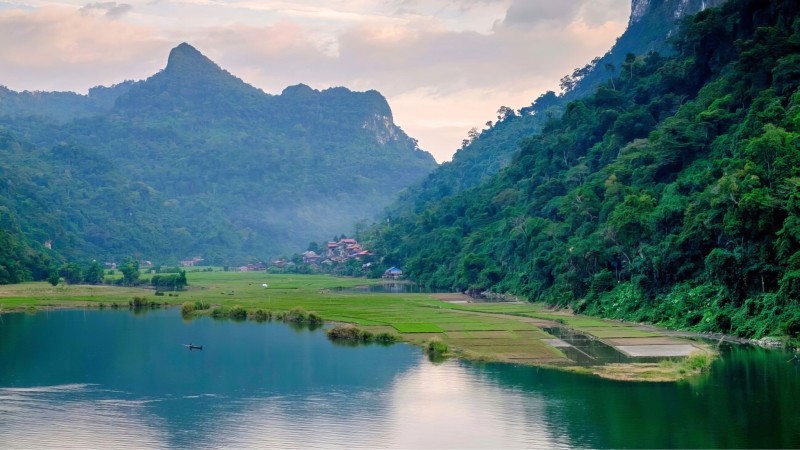 Vietnam Active Escape: Trekking, Caving & Water — 2